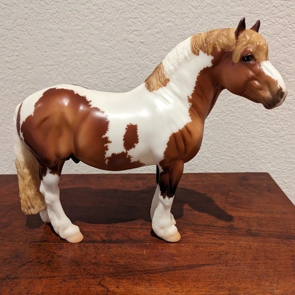 Breyer Honeybear 2022 Collector Club model - Picture 1 of 7